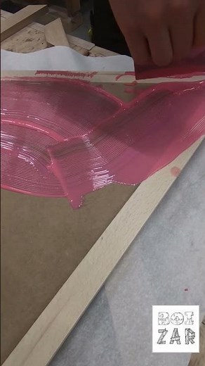 Application colle néoprène très liquide sur MDF #bois #wood #woodworking #menuiserie