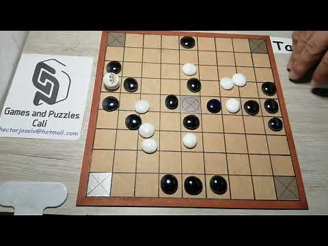 Tablut. How to play Tablut. Ajedrez Vikingo. 1001 juegos de mesa antiguos y nuevos. juegos del mundo