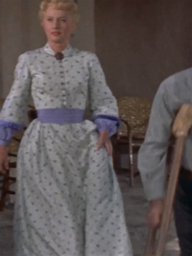 Edward G. Robinson may seem oddly cast in a western, he was a rush replacement for Broderick Crawford who early on in shooting fell off his horse and was injured. 🐎 Watch THE VIOLENT MEN ('55) Saturday (1/31) at 12:15p ET on FMC! 🤠