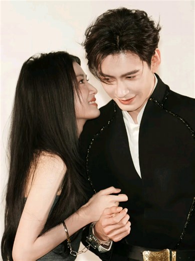 ~°•♡ love between lines - xiao zhiyu & hu xiu 🥺💘 GAK SABAR LIAT PCRN ERA 27 KISS ITU HMMMMM 😋🫠 IF YOU HAVEN'T WATCH THIS DRAMA PLEASEEEEE CHECK IT NOW‼️ i promise u won't regret it, it just so goooooddd... storyline, chemistry, ost, pacing & flow, cinematography, love between lines has it all 💯 😭 i didn't expect i love it so muchhh i thought i'll need time to move on from som 🤣🔫 Drama title: love between lines Platform: iqiyi, viki, viu Total eps: 28 (ongoing) Trope: mature romance, slic