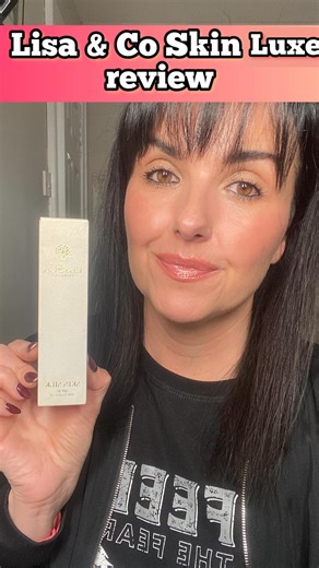 Céline | Beauty reviews, Makeup, Outfit ideas on Instagram: "How did I get on with skin luxe formally skin silk, the first cosmetic offering from @lisaandcocosmetics I spent the last few weeks trialling it and these are my thoughts and observations trying it as a 43 year old with oily combination skin. Have you tried it yet? Would love to hear how you got on below?! This product was #gifted with no expectation to post, review or feature. No payment received for was received for posting #skinsil