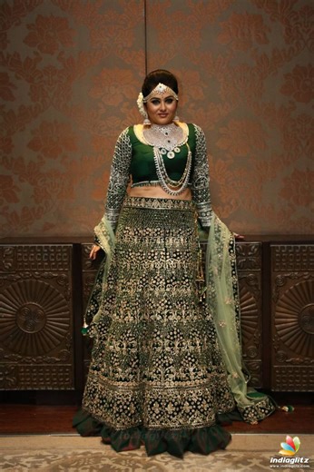 Namitha Photos - Bollywood Actress photos, images, gallery, stills and clips - IndiaGlitz.com