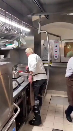 After a motorcycle accident left him unable to stand, German chef Peter Lammer was advised to retire. Instead, determined to continue his passion, he and his friends built a mobile chair that allowed him to keep working in his kitchen.