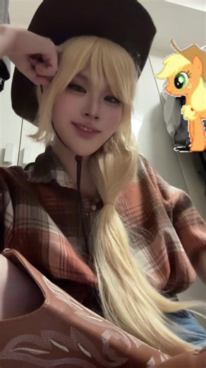 🍎〜！#mlpcosplay #mylittlepony #applejackcosplay #applejack #cosplay