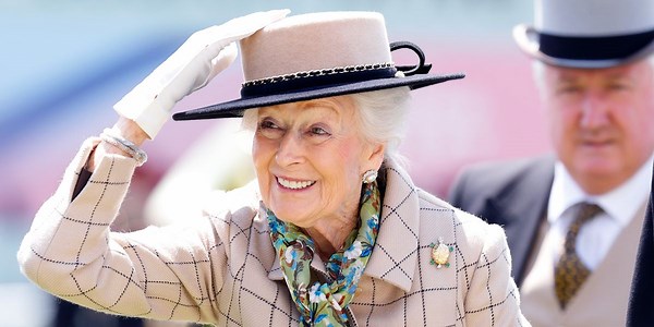 Queen Elizabeth's rarely seen 88-year-old cousin makes appearance to mark major family milestone