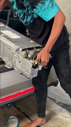 Prius Gen 2 Hybrid Battery Removal | Step-by-Step