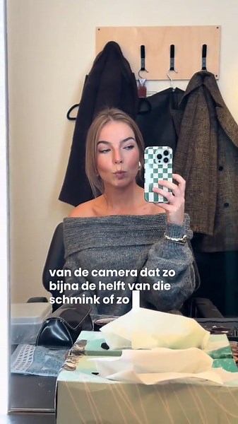 Kreeg net een iphone reminder van deze gebeurtenis! Ps. Dikke laag shmink, maar wel mooie shmink!! 💅🏼