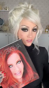 202K views · 16K reactions | I bought the entire Alexis Vogel Makeup kit, the book, and the DVD to create authentic Pamela Anderson signature smokey eyes. #pamelaanderson #tutorial #vintage #erinparsonsmakeup #makeuptutorial #90smakeup #00smakeup | Erin Parsons Makeup | Facebook