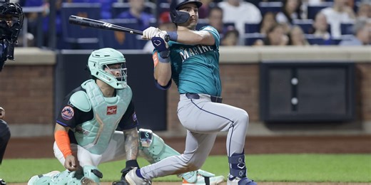 Mariners show their fight again with comeback win over Mets