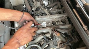 Engine Technician Spraying Injector Cleaner Into Stock Footage Video (100% Royalty-free) 1098616113 | Shutterstock