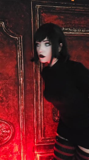 Mavis Cosplay: Transform into Hotel Transylvania's Heroine