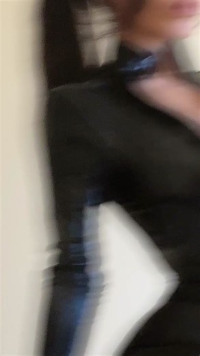 Widowmaker Cosplay Loading for Overwatch Twitch Stream