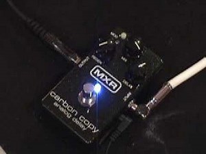 MXR Carbon Copy Delay pedal demo M-169