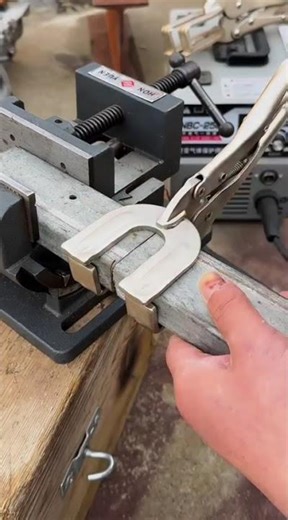 Innovative Locking C-Clamp Tool For Stable Metal Pipe Welding Projects