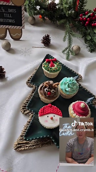 🎄CHRISTMAS has arrived at Cwtch and Crumb Bakery 🧑‍🎄 check out my new designs so far, I'm working on more recipes in the background, so I'll be back with more soon 🥰 #support#southwales #smallbusiness #lovemyjob #cake #cookies #baker #christmas