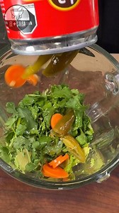 1.8M views · 21K reactions | Salsa súper cremosa!!! #reelsvideoシ #receta #salsa #picante | El Mas Salsa | Facebook