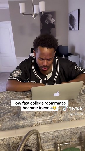 College Roommates Become Friends FAST 😂