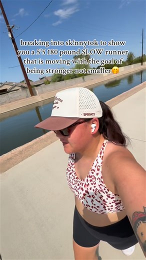 running with nia :) on Instagram: "when i tell people that i am a distance runner they usually look me up and down and tell me 'oh really? you don't look like one'. my body, it jiggles when i run. i am here to show you that bigger bodies do belong in the running world. and there isn't a certain 'body' you need in order to call yourself a runner. if you run, you're a runner no matter your size, age or weight. #midsizerunner #runningcommunity #slowrunner #slowrunnersclub #midsize"