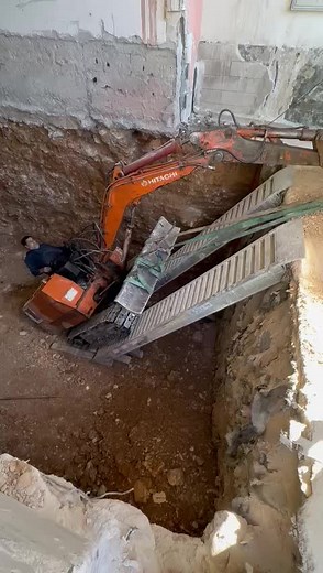 Majstor Djuka i Hitachi u Hrvatskoj