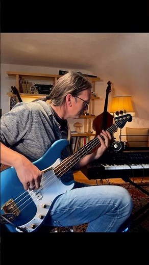 Bassline Song Quiz 04 - Bass spielen lernen mit Bass-Me-Up #bass #bassline #quizquestions