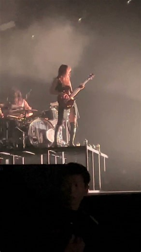 Måneskin - Ethan & Victoria - RUSH! World Tour #maneskin #måneskin #damianodavid #rock #livemusic