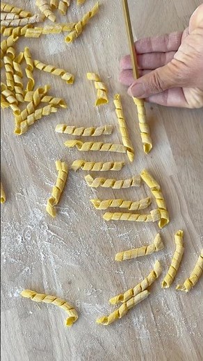 How to make fusilli, bucatini, or busiate. #pasta #homemadepasta #pasta #pastamaking #tutorial