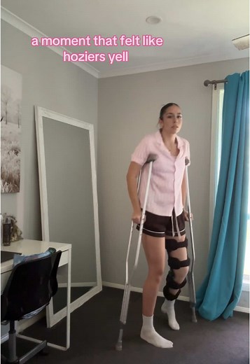 yeah looks it 😛 i’m 10 months post op now lol #fyp #acl #aclrecovery #aclrupture