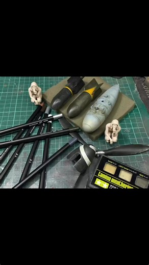 Weathering a set of 1:18th load outs with AK-Interactive weathering pencils. Got to love those effects they make.. #mruhusworkbench #akinteractive #zurcscalemodelpaints #scalemodelsworld #scalemodels #hobbymio #madworks #legendarycolors | Mr. UHU’s workbench