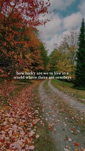 happy october 🍂🎃 #october #fall #autumn #autumnaesthetic #fallaesthetic #lucky #fyp #contentcreator #lifestyle #fallvibes #halloween
