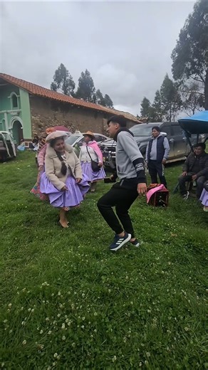 Asi me bailo mi huaylas en mi pueblito #shorts #viral #huaylas.