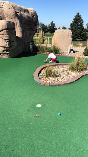 Mini golf is a game of confidence #fyp #golf #minigolf