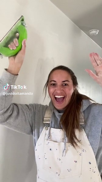 Motel Renovation Day 22: Taping, Mudding, and Sanding for a Fresh Look!