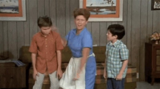 Why Was Christopher Knight's Mom jealous of The Brady Bunch? #thebradybunch #bradybunch #christopherknight #70stv #70s #familydynamics | Media Path Podcast