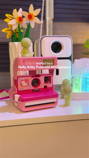 Hello Kitty Polaroid Camera Review and Unboxing