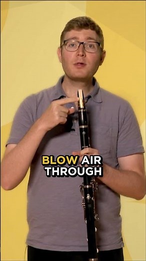 How does a clarinet make it's signature sound?