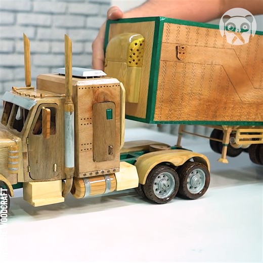 Building a detailed Optimus Prime truck from wood