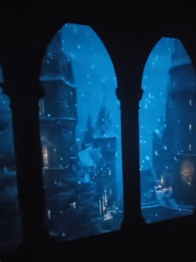 Transform Windows with Projections #creatorsearchinsights #storeexploration #windowdisplays #homedecor #visualeffects