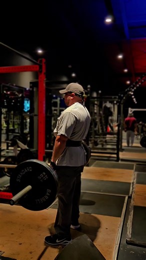 225 lbs back day