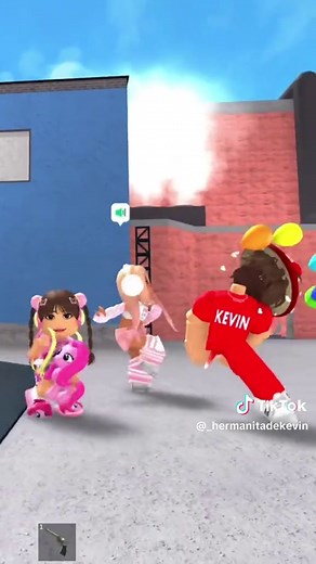 Feliz Cumpleaños Kevin en Roblox