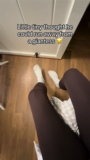 Giantess vs. Tiny: A Hilarious Chase! 😂