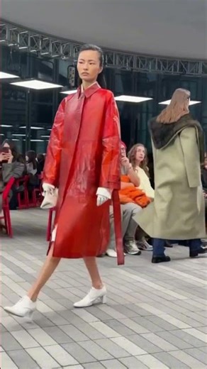 Calvin Klein Fall/Winter 2026 Show | Back to the Late ’70s / Early ’80s