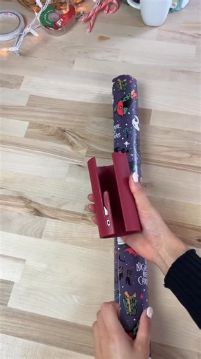 Calling everyone! Look at this! 👻💛 Gift wrapping, Wrapping Hack, Satisfying, Invention | Little ELF