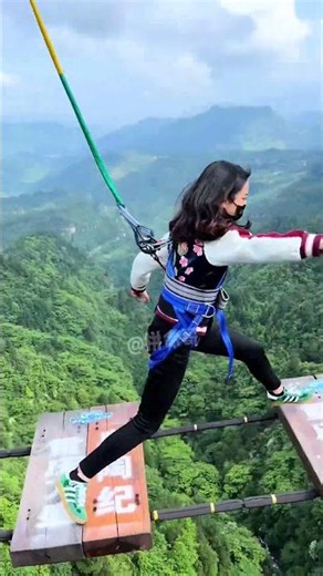 This crazy high gorge bungee is only suitable for real adrenaline junkies：Asmr Bungee Jumping