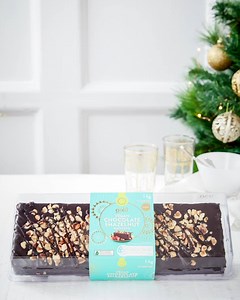 195K views · 892 reactions | "Did you eat the entire cake by yourself?” Me: No Also me: 拉 | Woolworths | Facebook