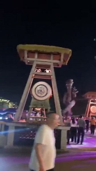 72 Strange Buildings (72 Qilou) in Zhangjiajie - Guinness World’s Highest Stilted Building