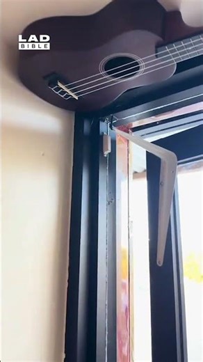 This music shop has the best door bell 😅 (🎥: ViralHog)