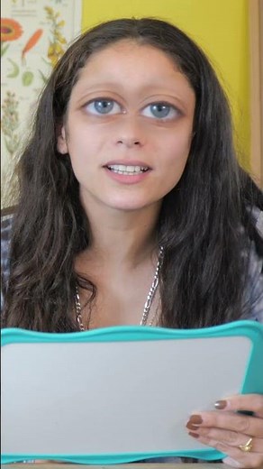 Interro Surprise | Extrait "Orthographiez correctement le mot 'coccyx'" | Naïma & Camille