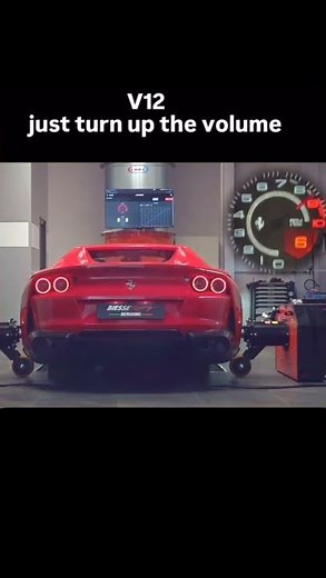 That V12 sounds... #ferrariv12