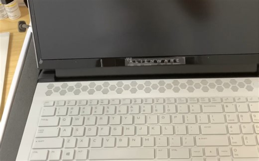 Alienware m17r4 3070开箱成功！