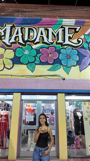 Maria Sol Carmona Alvarez on Instagram: "🎄✨ Si sos de dejar todo para último momento… @madame_corrientes te salva 🎁💫 Porque acá encontrás el regalo perfecto y tu outfit ideal para estas fiestas ❤️ 👨‍👩‍👧‍👦 Ropa para toda la familia 🧸 Desde niños y adolescentes hasta mujeres y hombres 📏 Talles reales, variedad de estilos y opciones para todos los cuerpos 🎅🎄 Ya sea para regalar o para estrenar en Navidad, en Madame siempre vas a encontrar algo que te encante ✨ 🛍️ Buena atención, mucha v